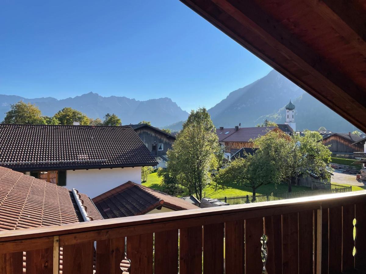Dachgeschosswohnung Mit Traumhaftem Zugspitzblick Bei Garmisch 파르한트 외부 사진