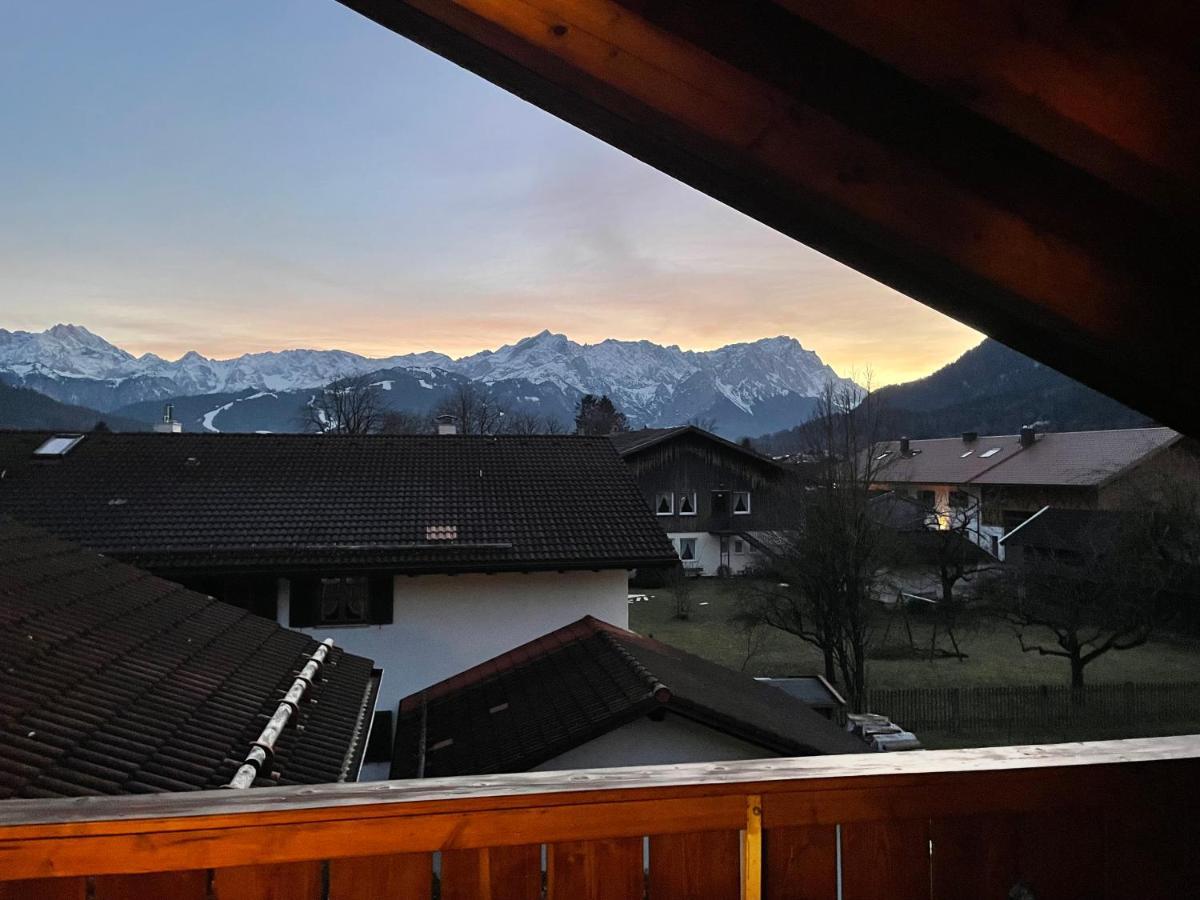 Dachgeschosswohnung Mit Traumhaftem Zugspitzblick Bei Garmisch 파르한트 외부 사진